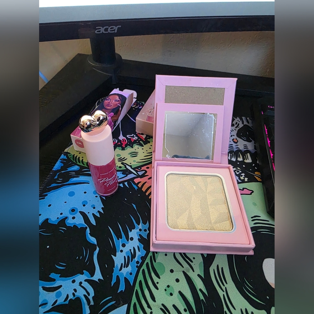 Bossup Cosmetics Blush and Highlighter Bundle - Picture 2 of 3
